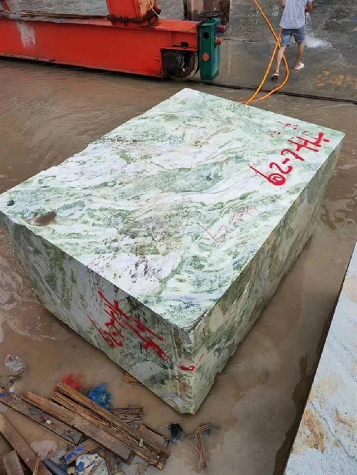 China-Natural-Stone-Green-Jade-Onyx-for-Decoration-Interior-Background.webp (4)(001)